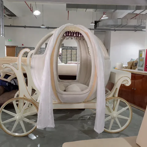 Fairytale carriage bed · Workshop photo