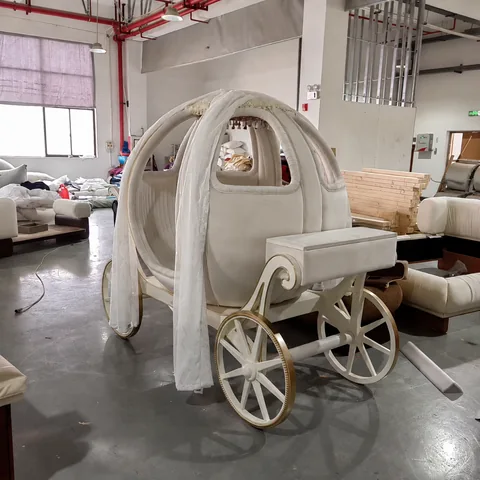 Fairytale carriage bed · Workshop photo 3