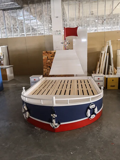 Nautical themed bed · Workshop photo 4