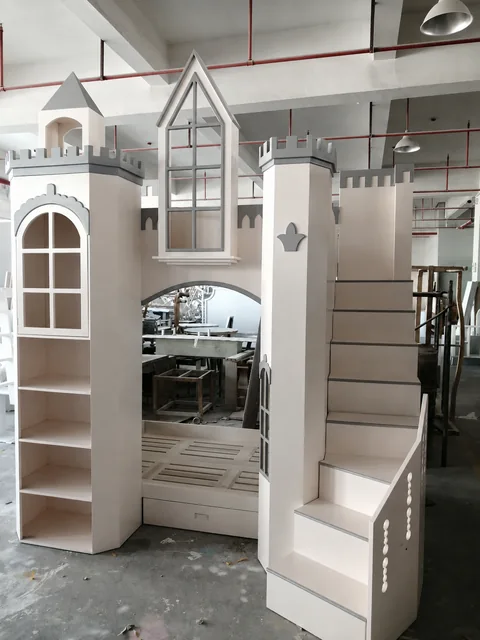 Castle bed fabrication · Workshop photo 3