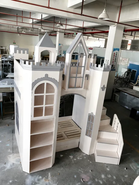 Castle bed fabrication · Workshop photo 4