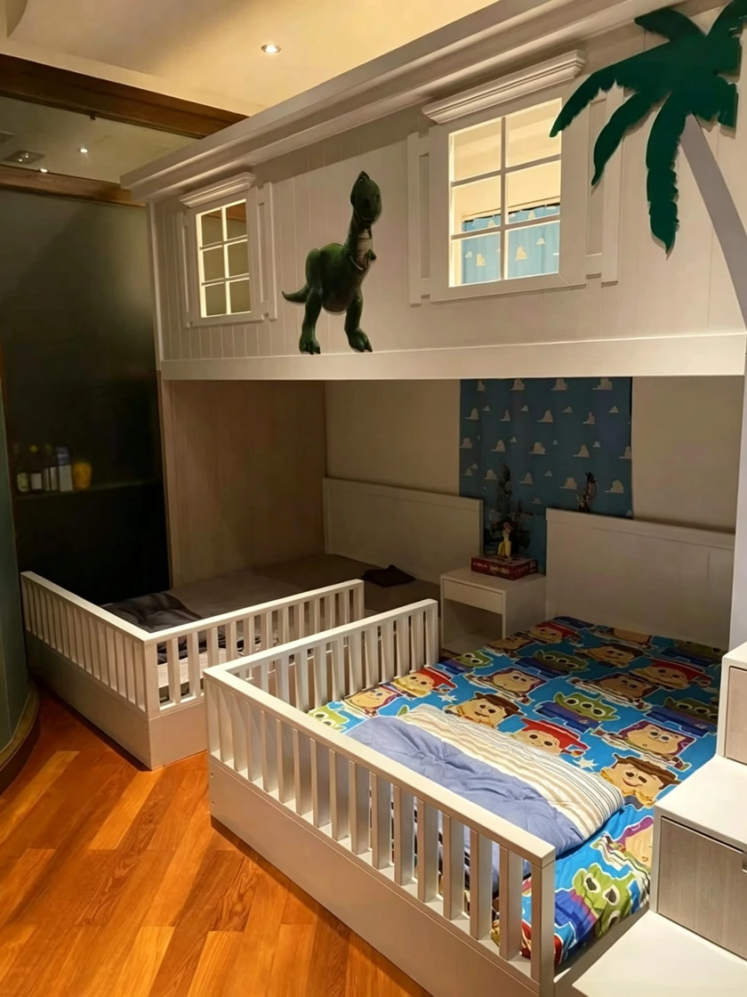 Dinosaur family room · On-site photo